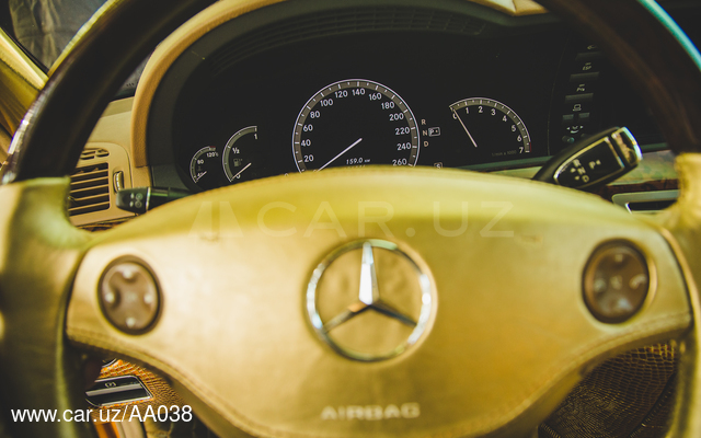 Mercedes-Benz W 221 gold