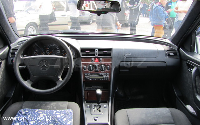 Mercedes-Benz C180