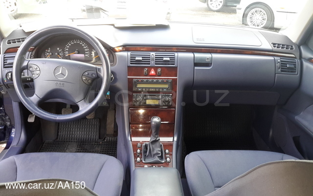 Mercedes-Benz E200