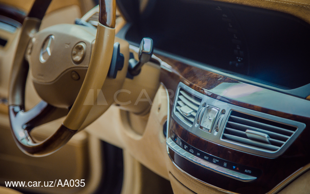 Mercedes-Benz W 221