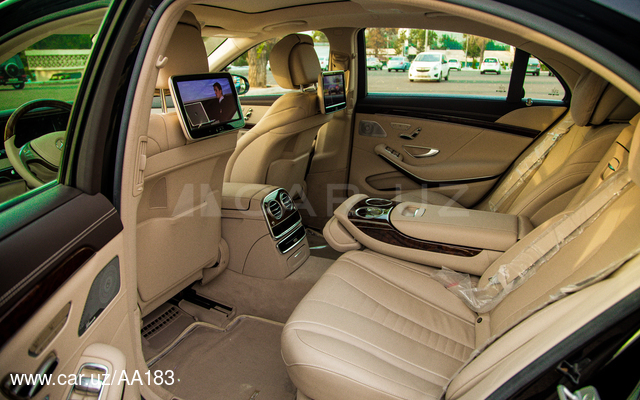 Mercedes-Benz W 222 black