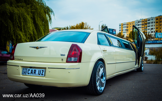 Chrysler C300 rolls royce