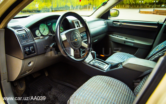 Chrysler C300 rolls royce