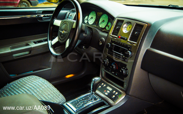 Chrysler C300 rolls royce