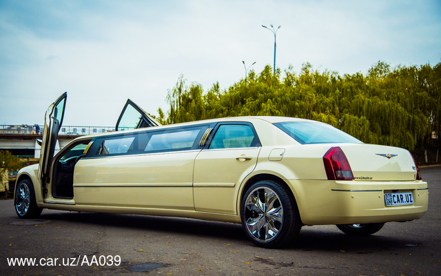 Chrysler C300 rolls royce