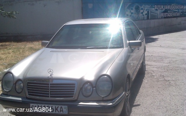 Mercedes-Benz E200