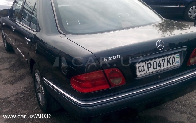 Mercedes-Benz Е210
