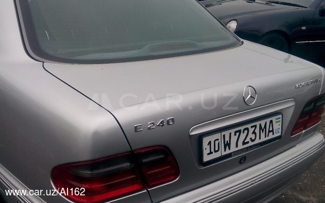 Mercedes-Benz Е210
