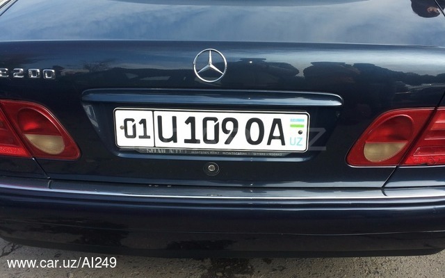 Mercedes-Benz E200