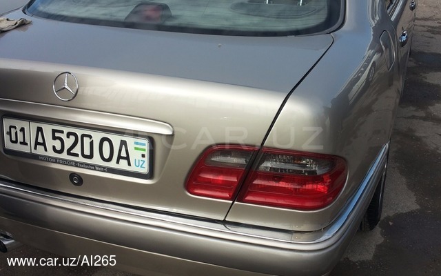 Mercedes-Benz E 230